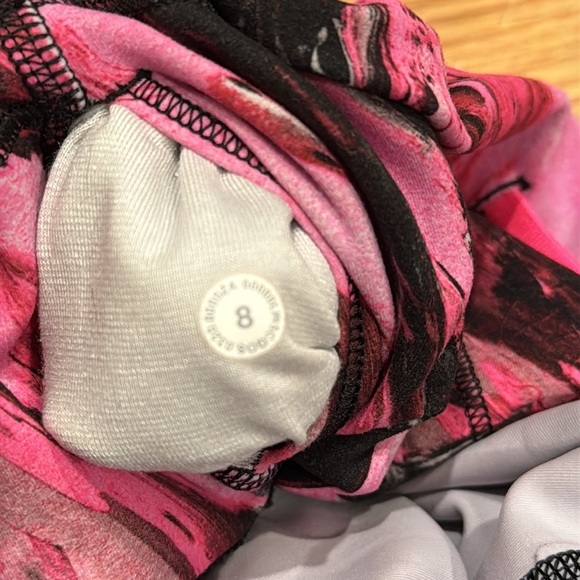 Lululemon leggings - RARE - like new - Picture 3 of 3